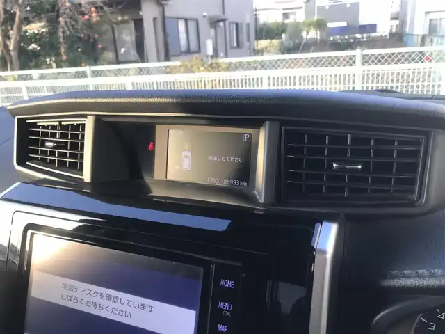 トヨタ ルーミー カスタムG 栃木県 2019(平31)年 8.9万km レーザーブルークリスタルシャイン (株)IDOMが運営する【じしゃロン小山店】の自社ローン対象車両になります。こちらは現金ご利用時の価格です。/自社ローンご希望の方は別途その旨お申付け下さい。//禁煙車/純正フルセグナビ/（CD/DVD/AM/FMラジオ）/(Bluetooth)/スマートキー/プッシュスタート/バックカメラ/ＥＴＣ/両側パワースライドドア/クルーズコントロール/コーナーセンサー/アイドリングストップ/シートヒーター/ステアリングリモコン/後部座席サンシェード/電動格納ドアミラー/パワーウインドウ/オートライト/オートマチックハイビーム/防眩ミラー