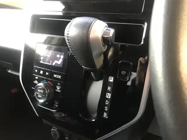 トヨタ ルーミー カスタムG 栃木県 2019(平31)年 8.9万km レーザーブルークリスタルシャイン (株)IDOMが運営する【じしゃロン小山店】の自社ローン対象車両になります。こちらは現金ご利用時の価格です。/自社ローンご希望の方は別途その旨お申付け下さい。//禁煙車/純正フルセグナビ/（CD/DVD/AM/FMラジオ）/(Bluetooth)/スマートキー/プッシュスタート/バックカメラ/ＥＴＣ/両側パワースライドドア/クルーズコントロール/コーナーセンサー/アイドリングストップ/シートヒーター/ステアリングリモコン/後部座席サンシェード/電動格納ドアミラー/パワーウインドウ/オートライト/オートマチックハイビーム/防眩ミラー