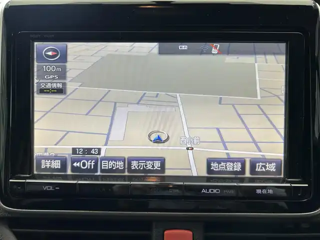 トヨタ ヴォクシー V 鹿児島県 2014(平26)年 7.9万km ブラッキッシュアゲハガラスフレーク 純正9インチSDナビ（NSZT-Y64T）/純正フリップダウンモニター（TVキャンセラー付き）/バックカメラ/フルセグTV/両側パワースライドドア/ビルトインETC/トヨタセーフティセンスC/クルーズコントロール/レーンキープアシスト/革巻きステアリング/オートライト/LEDヘッドライト/フロントフォグ/アイドリングストップ/純正フロアマット/純正アルミホイール/禁煙車