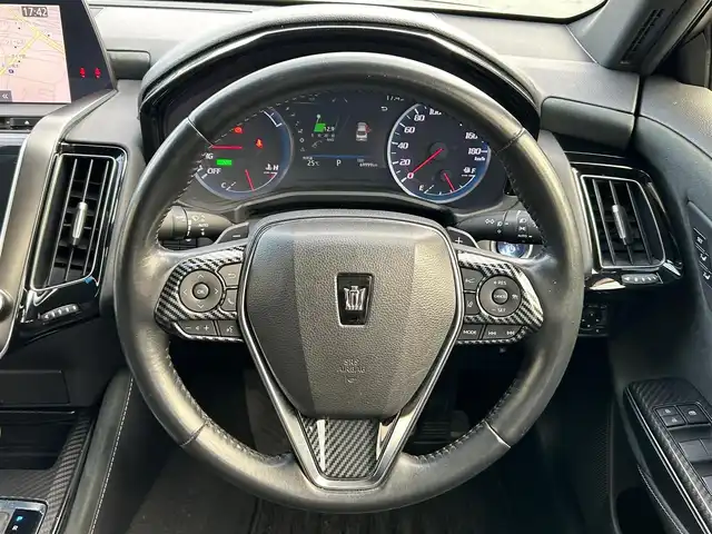 トヨタ クラウン ハイブリッド RS アドバンス 熊本県 2018(平30)年 7万km プレシャスブラックパール サンルーフ/衝突軽減ブレーキ/レーンキープアシスト/プッシュスタート/純正ナビ/（CD・DVD・フルセグTV・BTオーディオ・SD）/全方位カメラ/ビルトインETC/ドライブレコーダー/純正18インチAW/レーダークルーズ/パドルシフト/ハーフレザーシート/前席パワーシート・右前席シートメモリー/前席シートヒーター/LEDヘッドライト/オートライト/フォグライト/前後コーナーセンサー/横滑り防止装置/ウィンカーミラー/純正フロアマット/純正ドアバイザー/新車保証書/取扱説明書/スマートスペアキー×1本