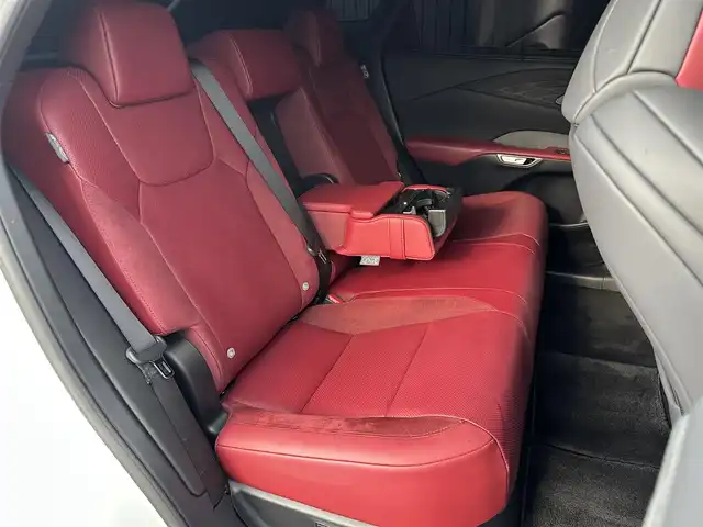 レクサス ＲＸ 350 Fスポーツ 福島県 2024(令6)年 1.6万km ホワイトノーヴァガラスフレーク ・ワンオーナー/・OP パノラマルーフ（ルーフレール同時装着）/・OP オレンジキャリパー（LEXUSロゴ）/・OP Lexus Teammate PKSB/・OP デジタルインナーミラー/・OP 輻射ヒーター/（後席4:2:4分割可倒式シート/電動リクライニング/電動格納/後席シートヒーター/ベンチレーション）/・TRDフロントスポイラー/・TRDサイドスカート/・TRDスポーツマフラー&リヤディフューザー/・14インチタッチディスプレイオーディオ/・地デジ/BT/USB/HDMI/Miracast/・パノラミックビュ－モニター（床下透過表示）/・カラーヘッドアップディスプレイ/・赤革/ウルトラスエードシート/・シートヒーター/シートベンチレーション/・パワーバックドア/・3眼フルLEDヘッドライト/・純正21インチAW/・パドルシフト/・ビルトインETC2.0/・スペアキー/カードキーあり/【セーフティ】//Lexus Teammate Advanced Drive//PCS/LDA/LTA/LCA/AHS/RSA/TMN//FCTA/PDA/レーダークルーズコントロール//BSM/SEA/RCTA/ドライバーモニター//クリアランスソナー/RCD/発進遅れ告知機能
