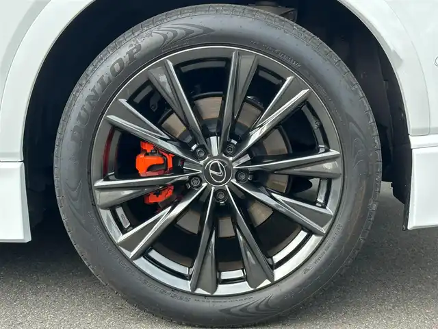 レクサス ＲＸ 350 Fスポーツ 福島県 2024(令6)年 1.6万km ホワイトノーヴァガラスフレーク ・ワンオーナー/・OP パノラマルーフ（ルーフレール同時装着）/・OP オレンジキャリパー（LEXUSロゴ）/・OP Lexus Teammate PKSB/・OP デジタルインナーミラー/・OP 輻射ヒーター/（後席4:2:4分割可倒式シート/電動リクライニング/電動格納/後席シートヒーター/ベンチレーション）/・TRDフロントスポイラー/・TRDサイドスカート/・TRDスポーツマフラー&リヤディフューザー/・14インチタッチディスプレイオーディオ/・地デジ/BT/USB/HDMI/Miracast/・パノラミックビュ－モニター（床下透過表示）/・カラーヘッドアップディスプレイ/・赤革/ウルトラスエードシート/・シートヒーター/シートベンチレーション/・パワーバックドア/・3眼フルLEDヘッドライト/・純正21インチAW/・パドルシフト/・ビルトインETC2.0/・スペアキー/カードキーあり/【セーフティ】//Lexus Teammate Advanced Drive//PCS/LDA/LTA/LCA/AHS/RSA/TMN//FCTA/PDA/レーダークルーズコントロール//BSM/SEA/RCTA/ドライバーモニター//クリアランスソナー/RCD/発進遅れ告知機能