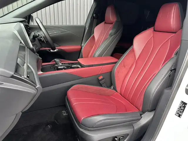 レクサス ＲＸ 350 Fスポーツ 福島県 2024(令6)年 1.6万km ホワイトノーヴァガラスフレーク ・ワンオーナー/・OP パノラマルーフ（ルーフレール同時装着）/・OP オレンジキャリパー（LEXUSロゴ）/・OP Lexus Teammate PKSB/・OP デジタルインナーミラー/・OP 輻射ヒーター/（後席4:2:4分割可倒式シート/電動リクライニング/電動格納/後席シートヒーター/ベンチレーション）/・TRDフロントスポイラー/・TRDサイドスカート/・TRDスポーツマフラー&リヤディフューザー/・14インチタッチディスプレイオーディオ/・地デジ/BT/USB/HDMI/Miracast/・パノラミックビュ－モニター（床下透過表示）/・カラーヘッドアップディスプレイ/・赤革/ウルトラスエードシート/・シートヒーター/シートベンチレーション/・パワーバックドア/・3眼フルLEDヘッドライト/・純正21インチAW/・パドルシフト/・ビルトインETC2.0/・スペアキー/カードキーあり/【セーフティ】//Lexus Teammate Advanced Drive//PCS/LDA/LTA/LCA/AHS/RSA/TMN//FCTA/PDA/レーダークルーズコントロール//BSM/SEA/RCTA/ドライバーモニター//クリアランスソナー/RCD/発進遅れ告知機能
