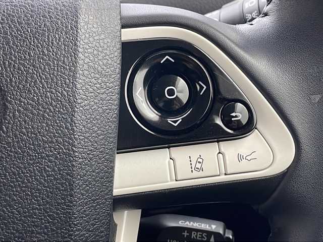 トヨタ プリウス S ツーリングセレクション 宮城県 2018(平30)年 3.6万km エモーショナルレッド 4WD/純正ナビ/(AM/FM/SD/CD)/フルセグTV/Bluetooth/バックカメラ/ETC/前方ドライブレコーダー/レーダークルーズコントロール/レザーシート/シートヒーター/プッシュスタート/スマートキー/オートライト/オートマチックハイビーム/LEDヘッドライト/フォグランプ/ドアバイザー/純正フロアマット/純正17インチアルミホイール
