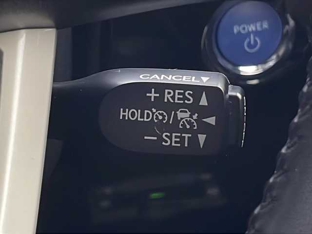 トヨタ プリウス S ツーリングセレクション 宮城県 2018(平30)年 3.6万km エモーショナルレッド 4WD/純正ナビ/(AM/FM/SD/CD)/フルセグTV/Bluetooth/バックカメラ/ETC/前方ドライブレコーダー/レーダークルーズコントロール/レザーシート/シートヒーター/プッシュスタート/スマートキー/オートライト/オートマチックハイビーム/LEDヘッドライト/フォグランプ/ドアバイザー/純正フロアマット/純正17インチアルミホイール
