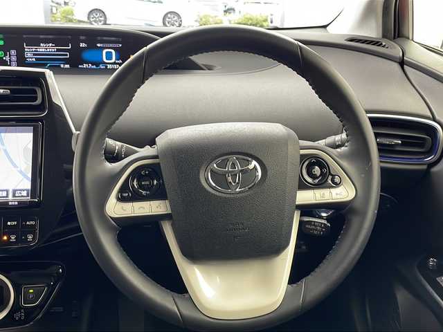 トヨタ プリウス S ツーリングセレクション 宮城県 2018(平30)年 3.6万km エモーショナルレッド 4WD/純正ナビ/(AM/FM/SD/CD)/フルセグTV/Bluetooth/バックカメラ/ETC/前方ドライブレコーダー/レーダークルーズコントロール/レザーシート/シートヒーター/プッシュスタート/スマートキー/オートライト/オートマチックハイビーム/LEDヘッドライト/フォグランプ/ドアバイザー/純正フロアマット/純正17インチアルミホイール