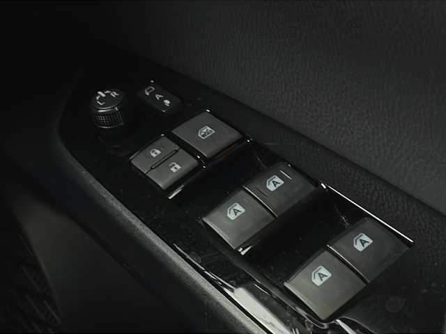 トヨタ プリウス S ツーリングセレクション 宮城県 2018(平30)年 3.6万km エモーショナルレッド 4WD/純正ナビ/(AM/FM/SD/CD)/フルセグTV/Bluetooth/バックカメラ/ETC/前方ドライブレコーダー/レーダークルーズコントロール/レザーシート/シートヒーター/プッシュスタート/スマートキー/オートライト/オートマチックハイビーム/LEDヘッドライト/フォグランプ/ドアバイザー/純正フロアマット/純正17インチアルミホイール