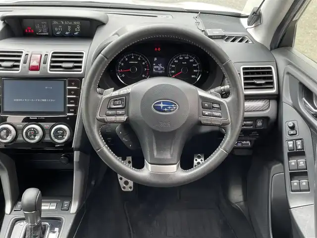 スバル フォレスター S－リミテッド 滋賀県 2015(平27)年 10万km クリスタルホワイトP (株)IDOMが運営する【じしゃロン草津店】の自社ローン専用車両になりますこちらは現金またはオートローンご利用時の価格です。自社ローンご希望の方は別途その旨お申付け下さい