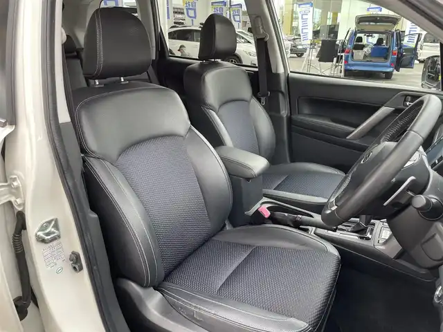 スバル フォレスター S－リミテッド 滋賀県 2015(平27)年 10万km クリスタルホワイトP (株)IDOMが運営する【じしゃロン草津店】の自社ローン専用車両になりますこちらは現金またはオートローンご利用時の価格です。自社ローンご希望の方は別途その旨お申付け下さい