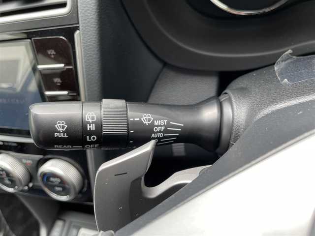 スバル フォレスター S－リミテッド 道央・札幌 2015(平27)年 10万km クリスタルホワイトP (株)IDOMが運営する【じしゃロン札幌店】の自社ローン専用車両になりますこちらは現金またはオートローンご利用時の価格です。自社ローンご希望の方は別途その旨お申付け下さい