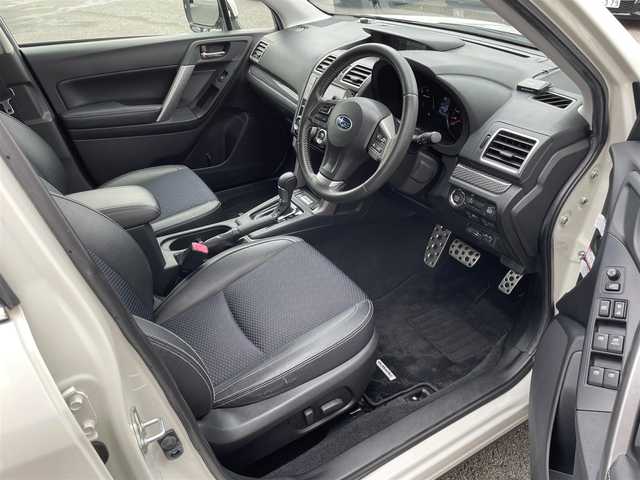 スバル フォレスター S－リミテッド 道央・札幌 2015(平27)年 10万km クリスタルホワイトP (株)IDOMが運営する【じしゃロン札幌店】の自社ローン専用車両になりますこちらは現金またはオートローンご利用時の価格です。自社ローンご希望の方は別途その旨お申付け下さい