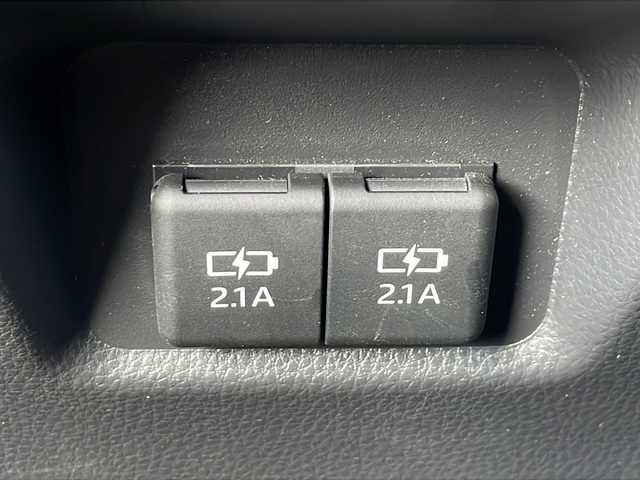 トヨタ ＲＡＶ４ アドベンチャー オフロードPKG 熊本県 2022(令4)年 2.4万km アティチュードブラックマイカ 純正ナビ（Bluetooth・バックカメラ・USB入力端子)/ JAOSバンパープロテクター/レーダークルーズコントロール/エアシート/クリアランスソナー・コーナーセンサー/４WD/ステアリングヒーター/走行モードセレクト/純正フロアマット/パワーシート（運転席）/ダウンヒルアシストコントロール/18インチ純正アルミホイール/ルーフレール/ABS/横滑り防止装置/レーンキープアシスト/スペアキー/保証書/取扱説明書