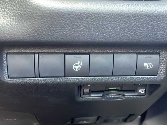 トヨタ ＲＡＶ４ アドベンチャー オフロードPKG 熊本県 2022(令4)年 2.4万km アティチュードブラックマイカ 純正ナビ（Bluetooth・バックカメラ・USB入力端子)/ JAOSバンパープロテクター/レーダークルーズコントロール/エアシート/クリアランスソナー・コーナーセンサー/４WD/ステアリングヒーター/走行モードセレクト/純正フロアマット/パワーシート（運転席）/ダウンヒルアシストコントロール/18インチ純正アルミホイール/ルーフレール/ABS/横滑り防止装置/レーンキープアシスト/スペアキー/保証書/取扱説明書
