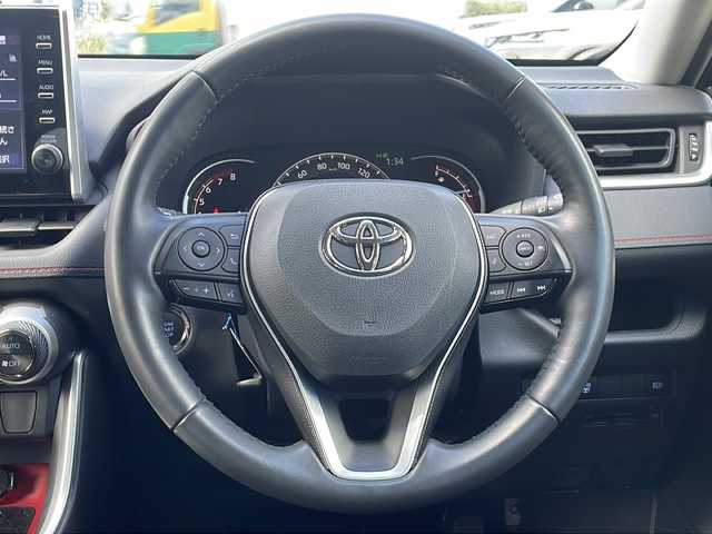 トヨタ ＲＡＶ４ アドベンチャー オフロードPKG 熊本県 2022(令4)年 2.4万km アティチュードブラックマイカ 純正ナビ（Bluetooth・バックカメラ・USB入力端子)/ JAOSバンパープロテクター/レーダークルーズコントロール/エアシート/クリアランスソナー・コーナーセンサー/４WD/ステアリングヒーター/走行モードセレクト/純正フロアマット/パワーシート（運転席）/ダウンヒルアシストコントロール/18インチ純正アルミホイール/ルーフレール/ABS/横滑り防止装置/レーンキープアシスト/スペアキー/保証書/取扱説明書
