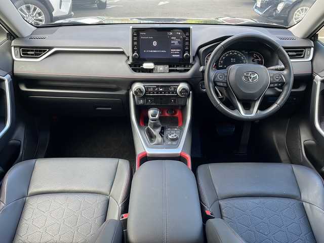 トヨタ ＲＡＶ４ アドベンチャー オフロードPKG 熊本県 2022(令4)年 2.4万km アティチュードブラックマイカ 純正ナビ（Bluetooth・バックカメラ・USB入力端子)/ JAOSバンパープロテクター/レーダークルーズコントロール/エアシート/クリアランスソナー・コーナーセンサー/４WD/ステアリングヒーター/走行モードセレクト/純正フロアマット/パワーシート（運転席）/ダウンヒルアシストコントロール/18インチ純正アルミホイール/ルーフレール/ABS/横滑り防止装置/レーンキープアシスト/スペアキー/保証書/取扱説明書