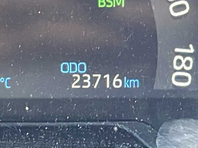 トヨタ ＲＡＶ４ アドベンチャー オフロードPKG 熊本県 2022(令4)年 2.4万km アティチュードブラックマイカ 純正ナビ（Bluetooth・バックカメラ・USB入力端子)/ JAOSバンパープロテクター/レーダークルーズコントロール/エアシート/クリアランスソナー・コーナーセンサー/４WD/ステアリングヒーター/走行モードセレクト/純正フロアマット/パワーシート（運転席）/ダウンヒルアシストコントロール/18インチ純正アルミホイール/ルーフレール/ABS/横滑り防止装置/レーンキープアシスト/スペアキー/保証書/取扱説明書