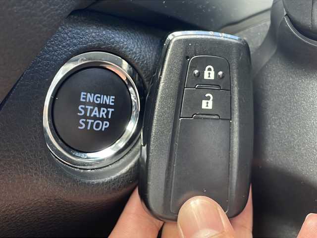 トヨタ ＲＡＶ４ アドベンチャー オフロードPKG 熊本県 2022(令4)年 2.4万km アティチュードブラックマイカ 純正ナビ（Bluetooth・バックカメラ・USB入力端子)/ JAOSバンパープロテクター/レーダークルーズコントロール/エアシート/クリアランスソナー・コーナーセンサー/４WD/ステアリングヒーター/走行モードセレクト/純正フロアマット/パワーシート（運転席）/ダウンヒルアシストコントロール/18インチ純正アルミホイール/ルーフレール/ABS/横滑り防止装置/レーンキープアシスト/スペアキー/保証書/取扱説明書