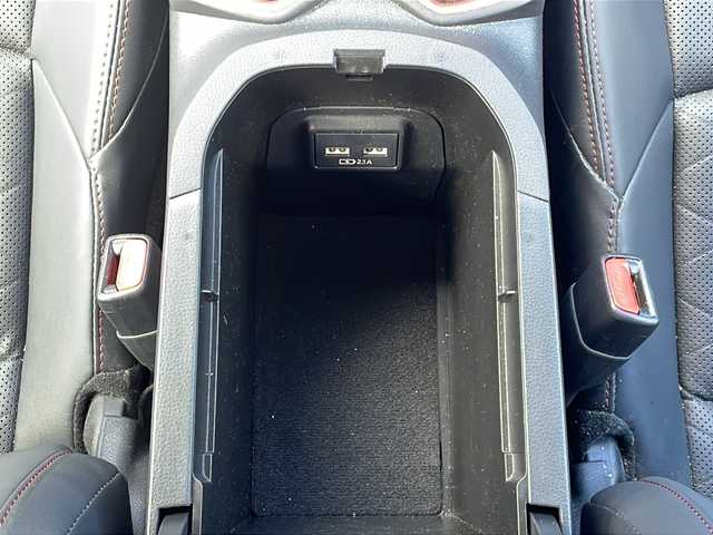 トヨタ ＲＡＶ４ アドベンチャー オフロードPKG 熊本県 2022(令4)年 2.4万km アティチュードブラックマイカ 純正ナビ（Bluetooth・バックカメラ・USB入力端子)/ JAOSバンパープロテクター/レーダークルーズコントロール/エアシート/クリアランスソナー・コーナーセンサー/４WD/ステアリングヒーター/走行モードセレクト/純正フロアマット/パワーシート（運転席）/ダウンヒルアシストコントロール/18インチ純正アルミホイール/ルーフレール/ABS/横滑り防止装置/レーンキープアシスト/スペアキー/保証書/取扱説明書