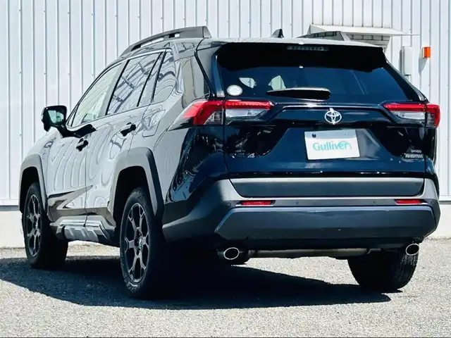 トヨタ ＲＡＶ４ アドベンチャー オフロードPKG 熊本県 2022(令4)年 2.4万km アティチュードブラックマイカ 純正ナビ（Bluetooth・バックカメラ・USB入力端子)/ JAOSバンパープロテクター/レーダークルーズコントロール/エアシート/クリアランスソナー・コーナーセンサー/４WD/ステアリングヒーター/走行モードセレクト/純正フロアマット/パワーシート（運転席）/ダウンヒルアシストコントロール/18インチ純正アルミホイール/ルーフレール/ABS/横滑り防止装置/レーンキープアシスト/スペアキー/保証書/取扱説明書