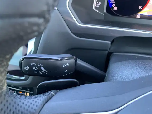 フォルクスワーゲン ＶＷ ティグアン TSI Rライン 大分県 2022(令4)年 4.4万km オリックスホワイトパールエフェクト ・純正ナビ/・ステアリングスイッチ/・純正ナビ連動ETC2.0/・全方位カメラ/・全席シートヒーター/・アダプティブクルーズコントロール/・レーンキープアシスト/・レーンチェンジアシスト