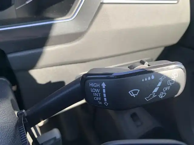 フォルクスワーゲン ＶＷ ティグアン TSI Rライン 大分県 2022(令4)年 4.4万km オリックスホワイトパールエフェクト ・純正ナビ/・ステアリングスイッチ/・純正ナビ連動ETC2.0/・全方位カメラ/・全席シートヒーター/・アダプティブクルーズコントロール/・レーンキープアシスト/・レーンチェンジアシスト