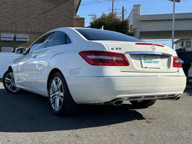 メルセデス・ベンツ Ｅ３５０ クーペ 群馬県 2011(平23)年 2.7万km カルサイトホワイト ワンオーナー/左ハンドル/ハーマンカードンサウンド/HDDナビ/バックカメラ/ブラウンレザー/シートヒーター/パワーシート/オートライト/純正17インチアルミホイール