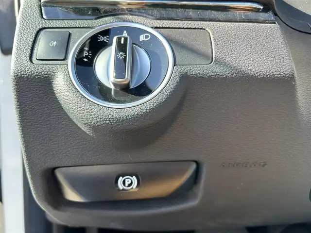 メルセデス・ベンツ Ｅ３５０ クーペ 群馬県 2011(平23)年 2.7万km カルサイトホワイト ワンオーナー/左ハンドル/ハーマンカードンサウンド/HDDナビ/バックカメラ/ブラウンレザー/シートヒーター/パワーシート/オートライト/純正17インチアルミホイール