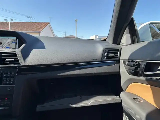 メルセデス・ベンツ Ｅ３５０ クーペ 群馬県 2011(平23)年 2.7万km カルサイトホワイト ワンオーナー/左ハンドル/ハーマンカードンサウンド/HDDナビ/バックカメラ/ブラウンレザー/シートヒーター/パワーシート/オートライト/純正17インチアルミホイール