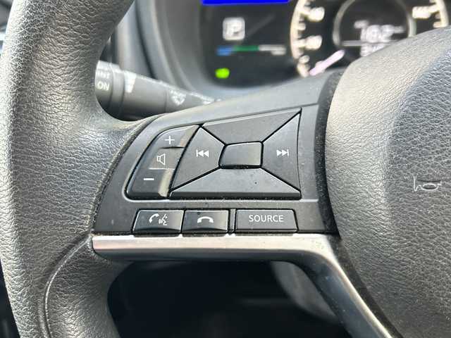 日産 ノート e－パワー X Vセレクション 岐阜県 2020(令2)年 3.5万km ガーネットレッド 登録時走行距離34696km/全方位モニター/デジタルインナーミラー/純正ナビ/ワンセグＴＶ/純正アルミホイール/レーンキープアシスト/コーナーセンサー/ＬＥＤヘッドライト/オートライト/衝突被害軽減システム/プッシュスタート/スマートキー/ETC/Bluetooth接続/CDチェンジャー/社外フロアマット/ドアバイザー/アイドリングストップ