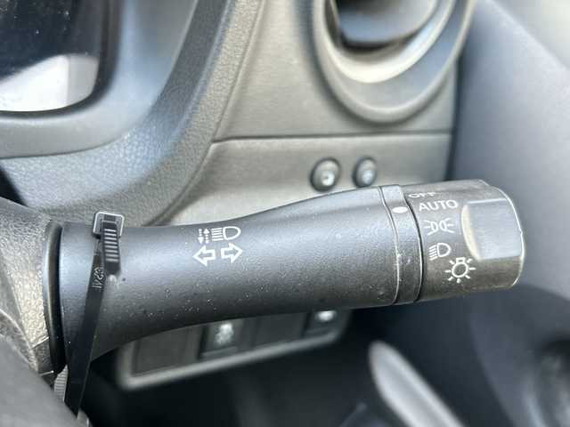 日産 ノート e－パワー X Vセレクション 岐阜県 2020(令2)年 3.5万km ガーネットレッド 登録時走行距離34696km/全方位モニター/デジタルインナーミラー/純正ナビ/ワンセグＴＶ/純正アルミホイール/レーンキープアシスト/コーナーセンサー/ＬＥＤヘッドライト/オートライト/衝突被害軽減システム/プッシュスタート/スマートキー/ETC/Bluetooth接続/CDチェンジャー/社外フロアマット/ドアバイザー/アイドリングストップ