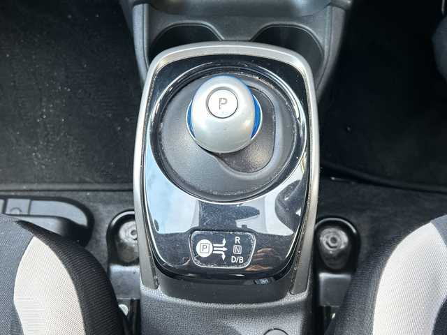 日産 ノート e－パワー X Vセレクション 岐阜県 2020(令2)年 3.5万km ガーネットレッド 登録時走行距離34696km/全方位モニター/デジタルインナーミラー/純正ナビ/ワンセグＴＶ/純正アルミホイール/レーンキープアシスト/コーナーセンサー/ＬＥＤヘッドライト/オートライト/衝突被害軽減システム/プッシュスタート/スマートキー/ETC/Bluetooth接続/CDチェンジャー/社外フロアマット/ドアバイザー/アイドリングストップ