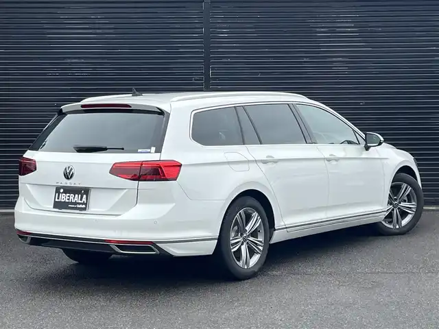 フォルクスワーゲン ＶＷ パサート ヴァリアント TDI エレガンス 静岡県 2021(令3)年 4.8万km オリックスホワイトパールエフェクト デジタルコックピット/ディスカバープロ/（BT/フルセグ）/バックカメラ/iQライト/ACC/レーンキープアシスト/フロントアシスト/ブラインドスポットアシスト/ハーフレザーシート/シートヒーター/パワーシート/メモリーシート/電動リアゲート/シーケンシャルウィンカー/純正１７インチアルミホイール/スペアキー/前後ドライブレコーダー