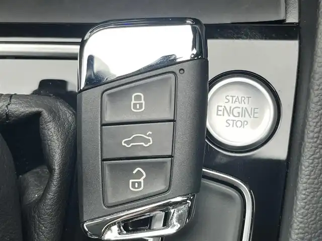 フォルクスワーゲン ＶＷ パサート ヴァリアント TDI エレガンス 静岡県 2021(令3)年 4.8万km オリックスホワイトパールエフェクト デジタルコックピット/ディスカバープロ/（BT/フルセグ）/バックカメラ/iQライト/ACC/レーンキープアシスト/フロントアシスト/ブラインドスポットアシスト/ハーフレザーシート/シートヒーター/パワーシート/メモリーシート/電動リアゲート/シーケンシャルウィンカー/純正１７インチアルミホイール/スペアキー/前後ドライブレコーダー