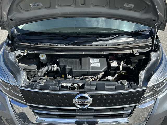 日産 デイズ ルークス ハイウェイスターX Gパッケージ 富山県 2018(平30)年 5.5万km チタニウムグレーメタリック 禁煙車　/純正ＨＤＤナビ　/両側パワースライドドア　/エマージェンシーブレーキ　/全方位カメラ　/後席モニター　/バックカメラ　/ＬＥＤヘッドライト　/スマートキー　/ドライブレコーダー　/純正アルミホイール　/純正オーディオ/ウィンカーミラー/電動格納ミラー/アイドリングストップ/プッシュスタート