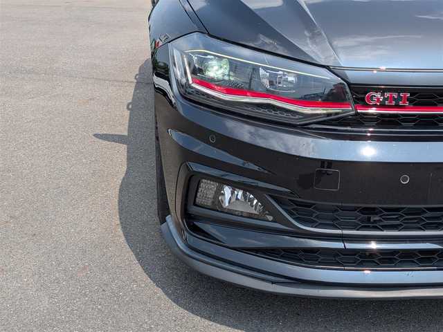 フォルクスワーゲン ポロＧＴＩ 福井県 2019(平31)年 4.8万km ディープブラックパールエフェクト 純正17インチAW/ETC2.0/デジタルインナーミラー/ワイヤレス充電/パドルシフト/前後コーナーセンサー/前後ドライブレコーダー/アダプティブクルーズコントロール/パーキングアシスト/LEDヘッドライト/R・Fフォグ/バックカメラ/純正ナビ（CD/DVD/BT/USB）/衝突被害軽減システム/横滑り防止装置/盗難防止装置/ダブル＋サイドエアバッグ/カーテンエアバッグ/アイドリングストップ/スマートキー