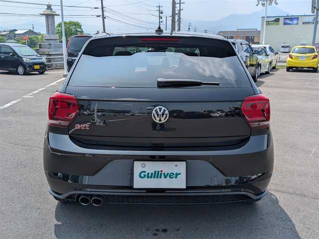 フォルクスワーゲン ポロＧＴＩ 福井県 2019(平31)年 4.8万km ディープブラックパールエフェクト 純正17インチAW/ETC2.0/デジタルインナーミラー/ワイヤレス充電/パドルシフト/前後コーナーセンサー/前後ドライブレコーダー/アダプティブクルーズコントロール/パーキングアシスト/LEDヘッドライト/R・Fフォグ/バックカメラ/純正ナビ（CD/DVD/BT/USB）/衝突被害軽減システム/横滑り防止装置/盗難防止装置/ダブル＋サイドエアバッグ/カーテンエアバッグ/アイドリングストップ/スマートキー