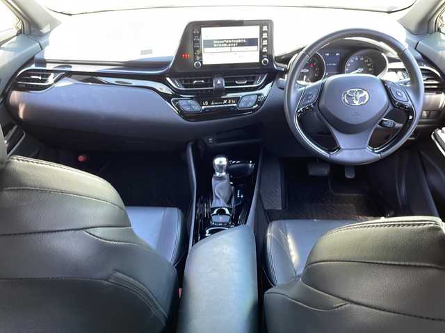 トヨタ Ｃ－ＨＲ G－T 大阪府 2022(令4)年 2.3万km ブラックマイカ ワンオーナー/ディスプレイオーディオ/・AM/FM/Bluetooth/ETC/クルーズコントロール/衝突軽減ブレーキ/レーンキープアシスト/ブラインドスポットモニター/横滑り防止装置/電動パーキングブレーキ/コーナーセンサー/シートヒーター（D席+N席）/LEDヘッドライト/オートマチックハイビーム/オートライト/オートエアコン/プッシュスタートボタン/スマートキー×2/ステアリングリモコン/純正18インチアルミホイール/12V充電器/USBジャック/純正フロアマット/ドアバイザー/保証書/取扱説明書