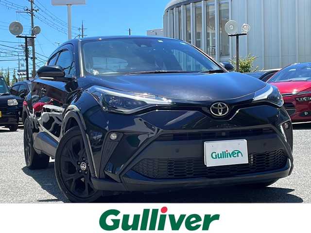 トヨタ Ｃ－ＨＲ G－T 大阪府 2022(令4)年 2.3万km ブラックマイカ ワンオーナー/ディスプレイオーディオ/・AM/FM/Bluetooth/ETC/クルーズコントロール/衝突軽減ブレーキ/レーンキープアシスト/ブラインドスポットモニター/横滑り防止装置/電動パーキングブレーキ/コーナーセンサー/シートヒーター（D席+N席）/LEDヘッドライト/オートマチックハイビーム/オートライト/オートエアコン/プッシュスタートボタン/スマートキー×2/ステアリングリモコン/純正18インチアルミホイール/12V充電器/USBジャック/純正フロアマット/ドアバイザー/保証書/取扱説明書