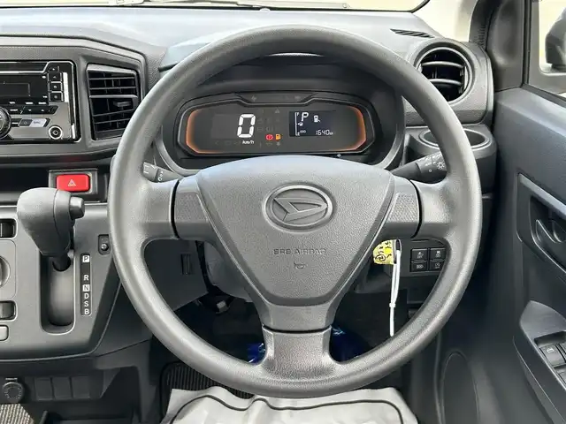 ダイハツ ミラ イース L SAⅢ 宮城県 2025(令7)年 0.2万km ブラックマイカメタリック スマートアシスト　/・衝突警報機能/・衝突被害軽減ブレーキ/・車線逸脱警報機能/・誤発進抑制機能/・オートハイビーム/コーナーセンサー/CDオーディオ/AUX　/リモコンキー　/ヘッドライトレベライザー/オートライト/マニュアルエアコン　　/純正フロアマット　/Wエアバック/保証書/取説