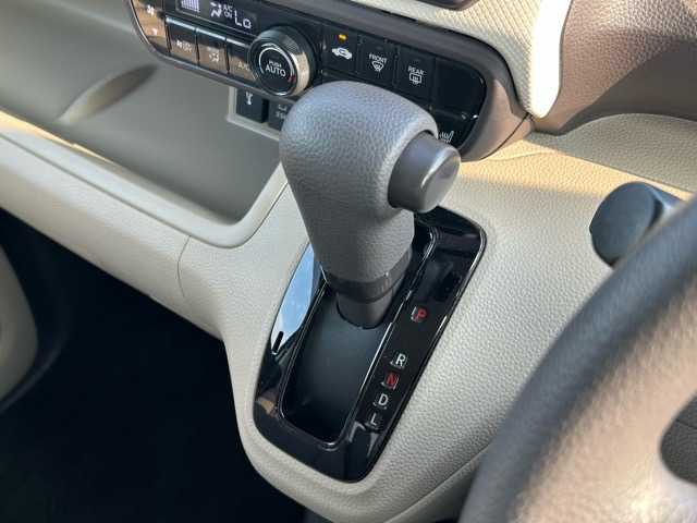 ホンダ Ｎ ＢＯＸ G L ホンダセンシング 千葉県 2020(令2)年 4.5万km ルナシルバーM 純正ナビ/CD/DVD/Bluetooth/フルセグTV/バックカメラ/ETC/片側パワースライドドア/チップアップシート/アダプティブクルーズコントロール/前席シートヒーター/ホンダセンシング/横滑り防止装置/衝突被害軽減ブレーキ/レーンキープアシスト/標識認識機能/オートハイビーム/スペアキー/純正フロアマット/取扱説明書・保証書