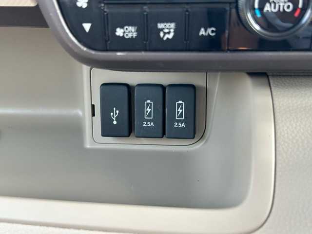 ホンダ Ｎ ＢＯＸ G L ホンダセンシング 千葉県 2020(令2)年 4.5万km ルナシルバーM 純正ナビ/CD/DVD/Bluetooth/フルセグTV/バックカメラ/ETC/片側パワースライドドア/チップアップシート/アダプティブクルーズコントロール/前席シートヒーター/ホンダセンシング/横滑り防止装置/衝突被害軽減ブレーキ/レーンキープアシスト/標識認識機能/オートハイビーム/スペアキー/純正フロアマット/取扱説明書・保証書