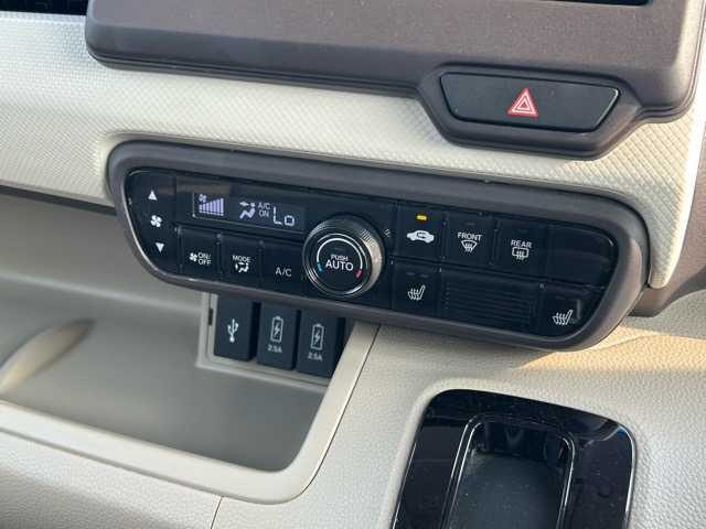 ホンダ Ｎ ＢＯＸ G L ホンダセンシング 千葉県 2020(令2)年 4.5万km ルナシルバーM 純正ナビ/CD/DVD/Bluetooth/フルセグTV/バックカメラ/ETC/片側パワースライドドア/チップアップシート/アダプティブクルーズコントロール/前席シートヒーター/ホンダセンシング/横滑り防止装置/衝突被害軽減ブレーキ/レーンキープアシスト/標識認識機能/オートハイビーム/スペアキー/純正フロアマット/取扱説明書・保証書