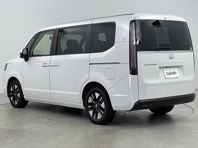 ホンダ ステップワゴン エアー 道央・札幌 2023(令5)年 3.3万km プラチナホワイトパール ・4WD/・Gathersナビ/CD&DVD&BT/・両側パワースライドドア/・バックカメラ/・ホンダセンシング/・レーダークルーズコントロール/・コーナーセンサー/・横滑り防止装置/・社外ドライブレコーダー/・ETC/・純正フロアマット/・プッシュスタート/・LEDヘッドライト/・フォグランプ/・オートライト/・スマートキー