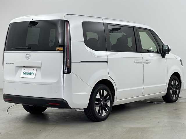 ホンダ ステップワゴン エアー 道央・札幌 2023(令5)年 3.3万km プラチナホワイトパール ・4WD/・Gathersナビ/CD&DVD&BT/・両側パワースライドドア/・バックカメラ/・ホンダセンシング/・レーダークルーズコントロール/・コーナーセンサー/・横滑り防止装置/・社外ドライブレコーダー/・ETC/・純正フロアマット/・プッシュスタート/・LEDヘッドライト/・フォグランプ/・オートライト/・スマートキー