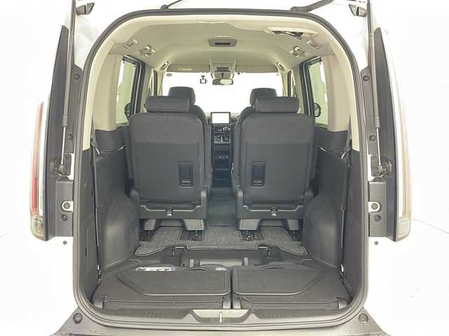 ホンダ ステップワゴン エアー 道央・札幌 2023(令5)年 3.3万km プラチナホワイトパール ・4WD/・Gathersナビ/CD&DVD&BT/・両側パワースライドドア/・バックカメラ/・ホンダセンシング/・レーダークルーズコントロール/・コーナーセンサー/・横滑り防止装置/・社外ドライブレコーダー/・ETC/・純正フロアマット/・プッシュスタート/・LEDヘッドライト/・フォグランプ/・オートライト/・スマートキー