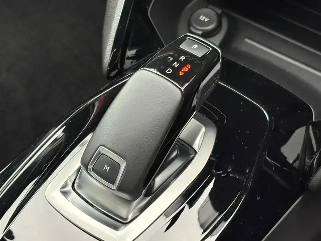 プジョー ２０８ GT ライン 三重県 2020(令2)年 1.2万km 青Ⅱ ♪ワンオーナー /♪走行11592km/♪ターボ/♪ブラックルーフ/アクティブセーフティブレーキ/レーンキープアシスト/ブラインドスポットモニター/アダプティブクルーズコントロール/インテリジェントハイビーム/パーキングセンサー/スマートキー×2/プッシュスタート/純正ディスプレイオーディオ/・USB・Bluetoothオーディオ/・Apple Car Play/・Android Auto/・バックカメラ/ドライブレコーダー/ワイヤレス充電/ハーフレザーシート/純正17インチAW/LEDヘッドライト/リアフォグライト/オートライト/オートワイパー/ウィンカーミラー/オートリトラクタブルミラー/スペアタイヤ/革巻ステアリング/ステアリングスイッチ/パドルシフト/プライバシーガラス/フロアマット/ETC/サイド/カーテンエアバック