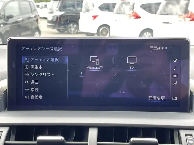 レクサス ＮＸ 300 スパイス&シック 群馬県 2021(令3)年 4.3万km グラファイトブラックガラスフレーク パノラマルーフ/純正10.3インチワイドナビ/（CD/DVD/SD/Bluetooth/USB/Miracast）/フルセグテレビ/バックカメラ/セーフティシステムプラス/・プリクラッシュセーフティシステム/・レーントレーシングアシスト/・アダプティブハイビームシステム/・レーダークルーズコントロール/・ロードサインアシスト/・先行車発進告知機能/ブラインドスポットモニター/リアクロストラフィックアラート/パーキングサポートブレーキ/ハンズフリーパワーバックドア/角型三眼LEDヘッドランプ/ボディ同色フェンダーアーチモール/黒レザーシート/シートヒーター/エアシート/パワーシート/シートメモリー/保証書/取扱説明書/カードキーあり