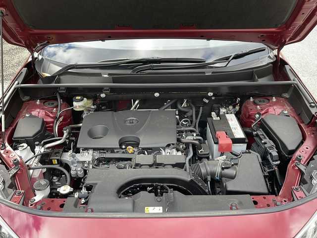 トヨタ ＲＡＶ４ G Zパッケージ 大阪府 2021(令3)年 2.1万km センシュアルレッドマイカ ワンオーナー/純正ディスプレイオーディオ/・AM/FM/Bluetooth/・フルセグテレビ/全周囲カメラ/ビルトインETC/前後ドライブレコーダー/レーダークルーズコントロール/衝突軽減ブレーキ/レーンキープアシスト/ブラインドスポットモニター/横滑り防止装置/盗難防止装置/電動パーキングブレーキ/前後コーナーセンサー/メモリシート（D席）/パワーシート（D席）/シートヒーター（D席+N席）/LEDヘッドライト/オートマチックハイビーム/オートライト/オートエアコン/プッシュスタートボタン/スマートキー×2/ステアリングリモコン/革巻きステアリング/ステアリングヒーター/純正19インチアルミホイール/12V充電器/USBジャック/純正フロアマット/保証書/取扱説明書