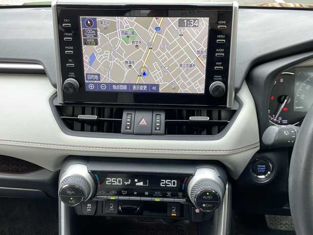 トヨタ ＲＡＶ４ G Zパッケージ 大阪府 2021(令3)年 2.1万km センシュアルレッドマイカ ワンオーナー/純正ディスプレイオーディオ/・AM/FM/Bluetooth/・フルセグテレビ/全周囲カメラ/ビルトインETC/前後ドライブレコーダー/レーダークルーズコントロール/衝突軽減ブレーキ/レーンキープアシスト/ブラインドスポットモニター/横滑り防止装置/盗難防止装置/電動パーキングブレーキ/前後コーナーセンサー/メモリシート（D席）/パワーシート（D席）/シートヒーター（D席+N席）/LEDヘッドライト/オートマチックハイビーム/オートライト/オートエアコン/プッシュスタートボタン/スマートキー×2/ステアリングリモコン/革巻きステアリング/ステアリングヒーター/純正19インチアルミホイール/12V充電器/USBジャック/純正フロアマット/保証書/取扱説明書