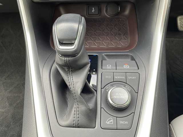 トヨタ ＲＡＶ４ G Zパッケージ 大阪府 2021(令3)年 2.1万km センシュアルレッドマイカ ワンオーナー/純正ディスプレイオーディオ/・AM/FM/Bluetooth/・フルセグテレビ/全周囲カメラ/ビルトインETC/前後ドライブレコーダー/レーダークルーズコントロール/衝突軽減ブレーキ/レーンキープアシスト/ブラインドスポットモニター/横滑り防止装置/盗難防止装置/電動パーキングブレーキ/前後コーナーセンサー/メモリシート（D席）/パワーシート（D席）/シートヒーター（D席+N席）/LEDヘッドライト/オートマチックハイビーム/オートライト/オートエアコン/プッシュスタートボタン/スマートキー×2/ステアリングリモコン/革巻きステアリング/ステアリングヒーター/純正19インチアルミホイール/12V充電器/USBジャック/純正フロアマット/保証書/取扱説明書